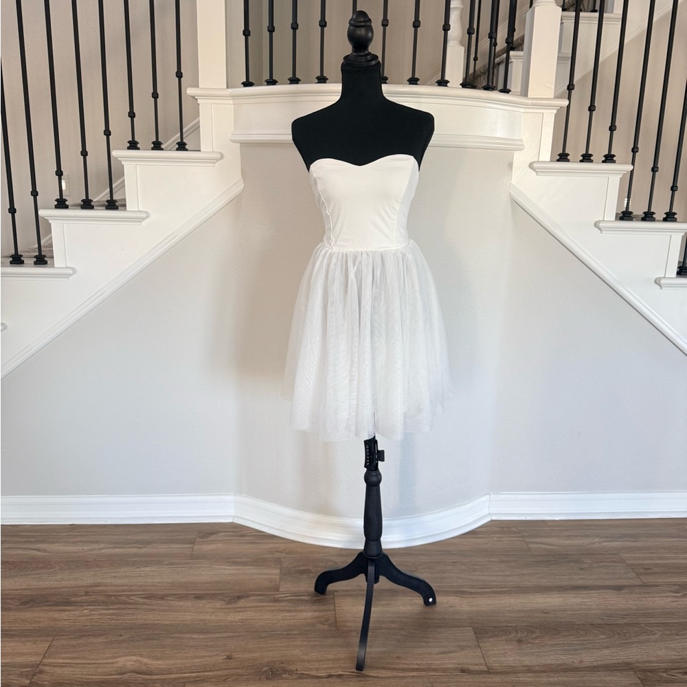 Halara Med Strapless Tulle Fit & Flare Mini Dress | White | NWT